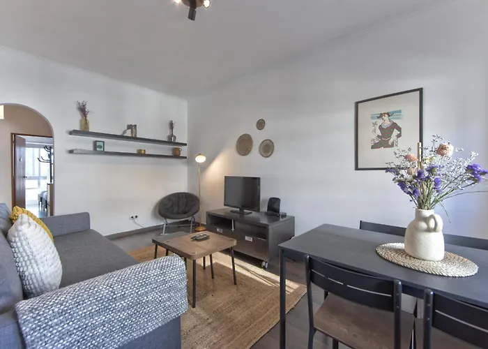 Apartament Ajuda Typical By Homing *